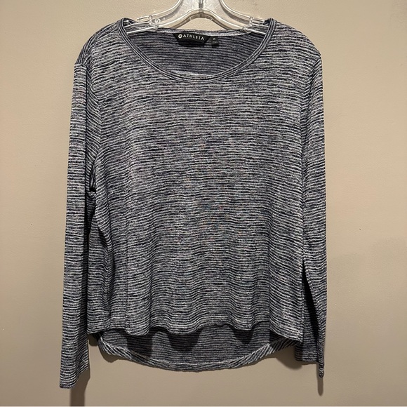 Athleta Tops - Athleta Blouse Womens Medium Long Sleeve Gray Open Back Gym Workout Train Blue